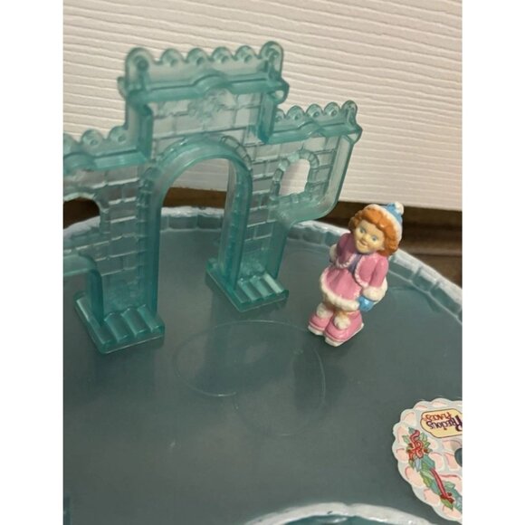 Vintage 1988 Fisher Price #5187 Precious Places Ice Castle Skating, Replacement - Picture 2 of 6
